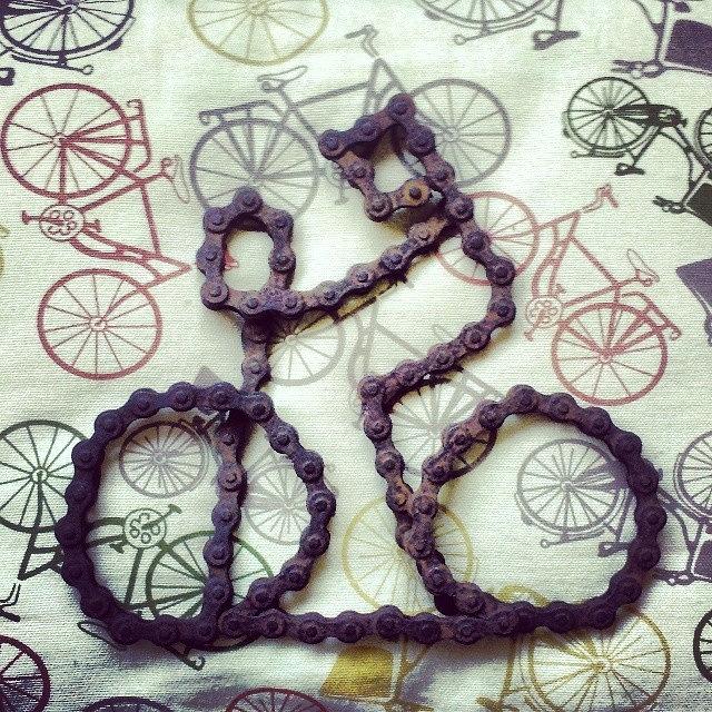 Cycling Photograph - #rusty #upcycled  #bicyclechain by Brian Earp