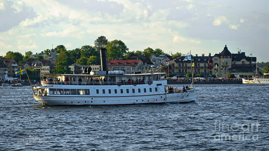 S/S Mariefred approaching Vaxholm Photograph by Torbjorn Swenelius
