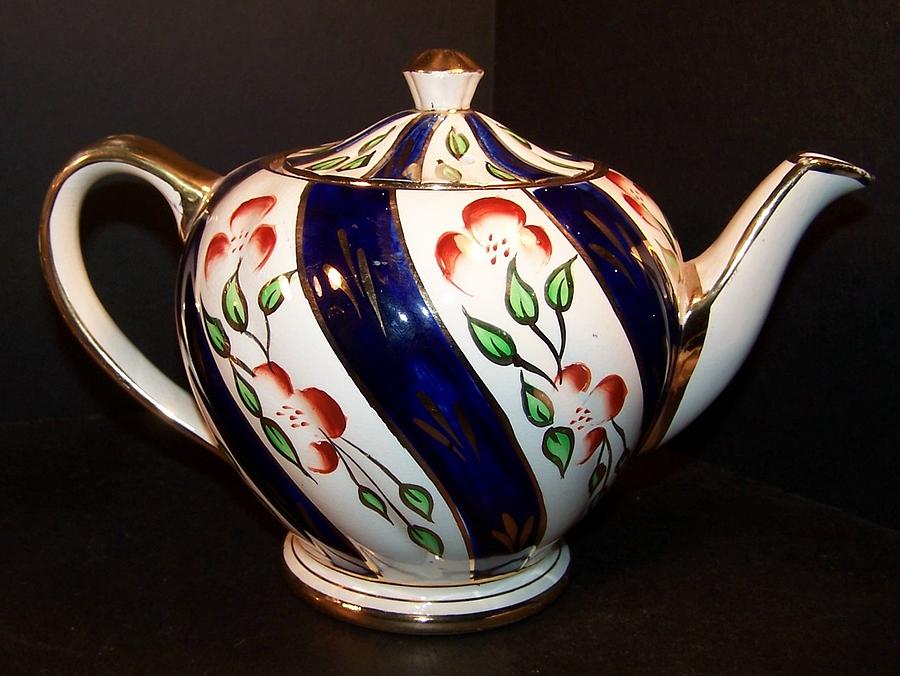 Sadler Teapot Photograph by Kathleen Luther