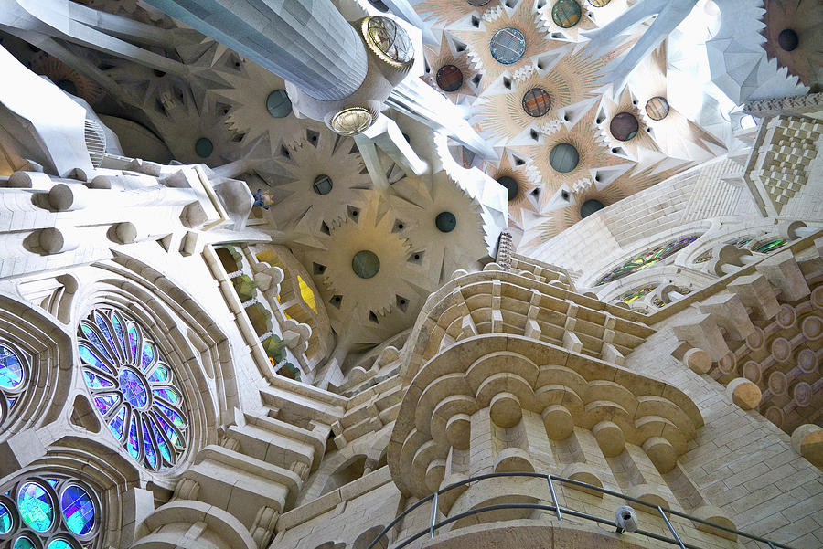 Sagrada Familia, Interior Photograph by Maremagnum Sagrada Familia, Interior Photograph by Maremagnum