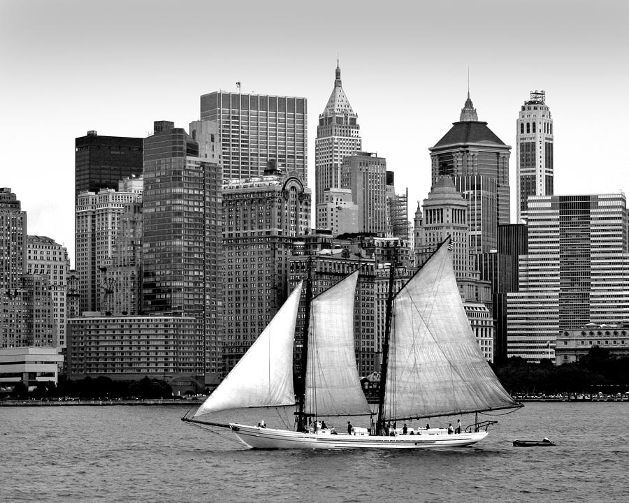 Sail the Hudson Photograph by Christopher McKenzie