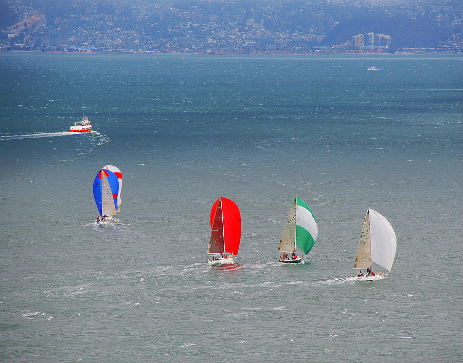Sailing at the golden Gate Photograph by Tom Kelly