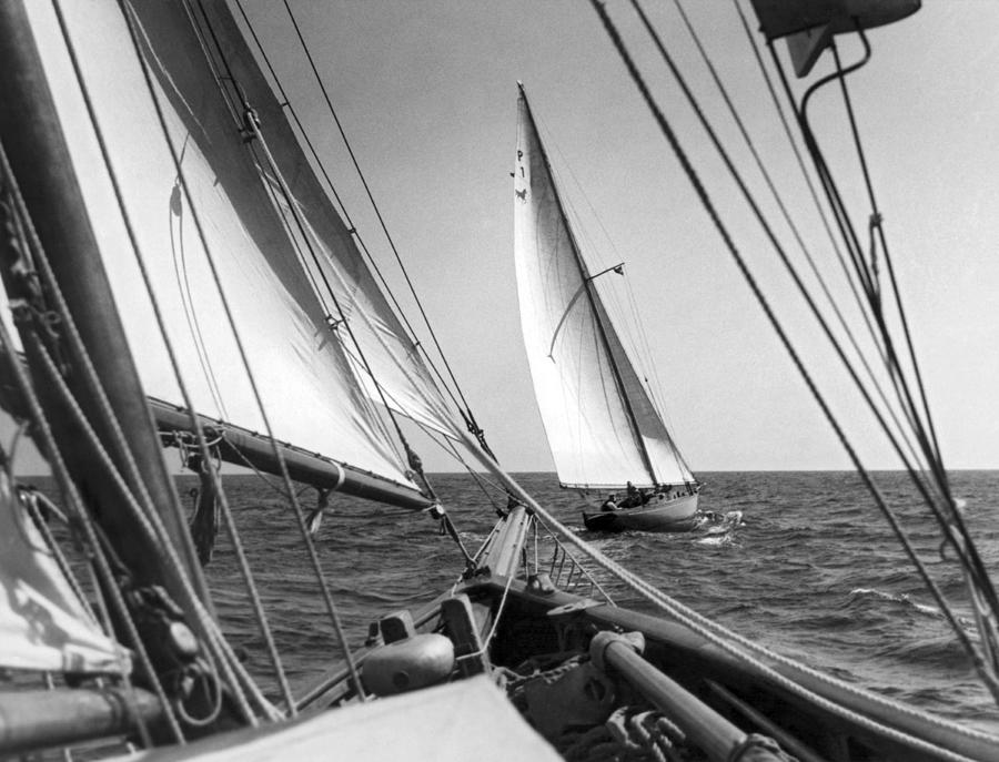 1937 Photograph - Sailing In Los Angeles Regatta by Underwood Archives
