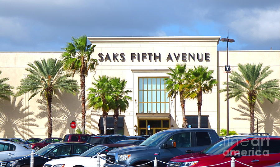 Saks Fifth Avenue Department Store In Boca Raton Usa Stock Photo