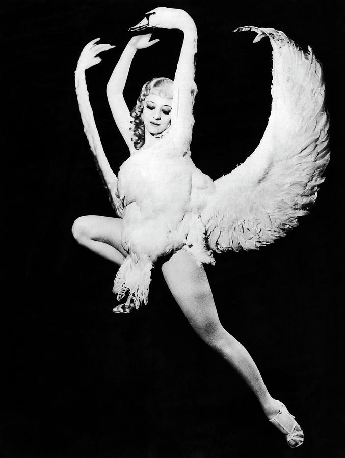 Sally Rand, Leda And The Swan Photograph by Underwood Archives