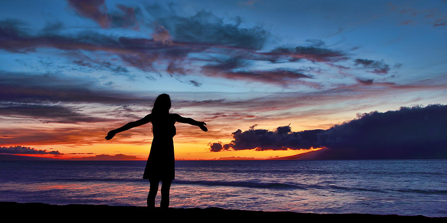 Samanthas Maui Sunset Photograph by Bill Dodsworth