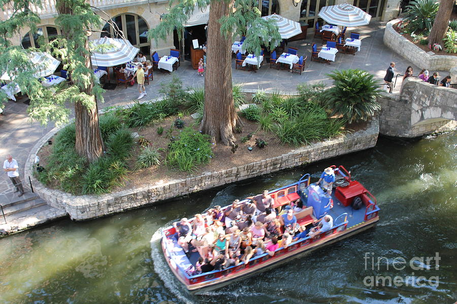 riverboat in san antonio