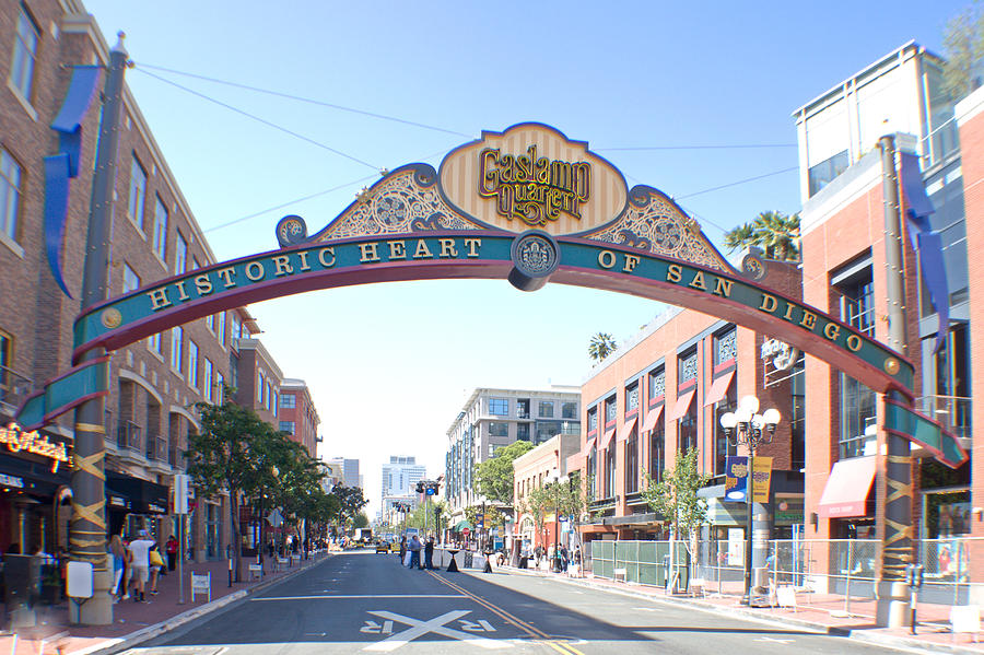 San Diego Gas Lamp In Color Photograph by Jeremy McKay