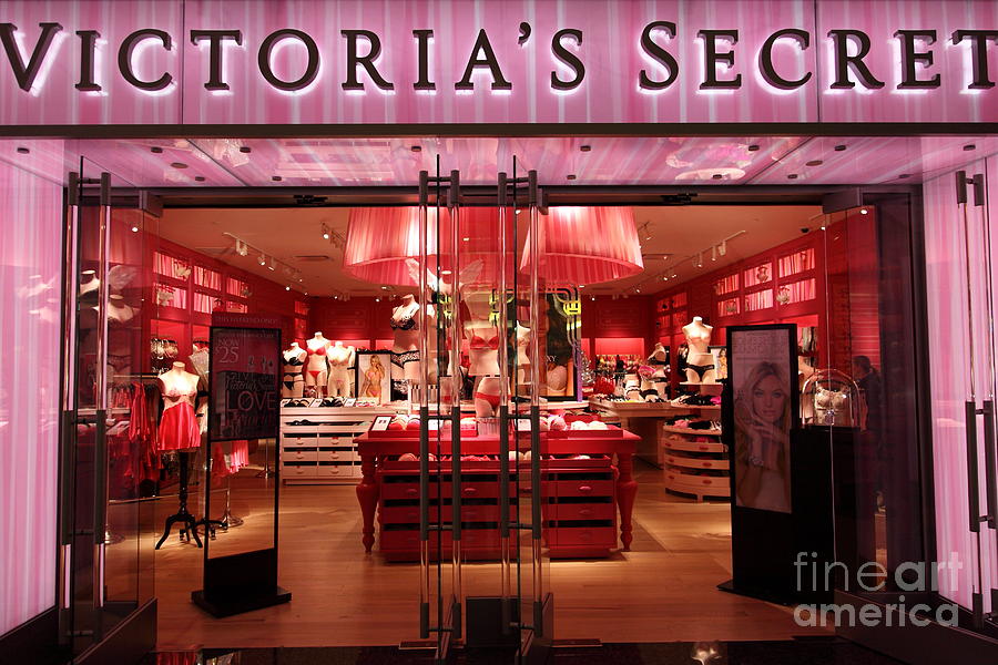 San Francisco Victorias Secret Store - 5D20652 Photograph by Wingsdomain Art and Photography