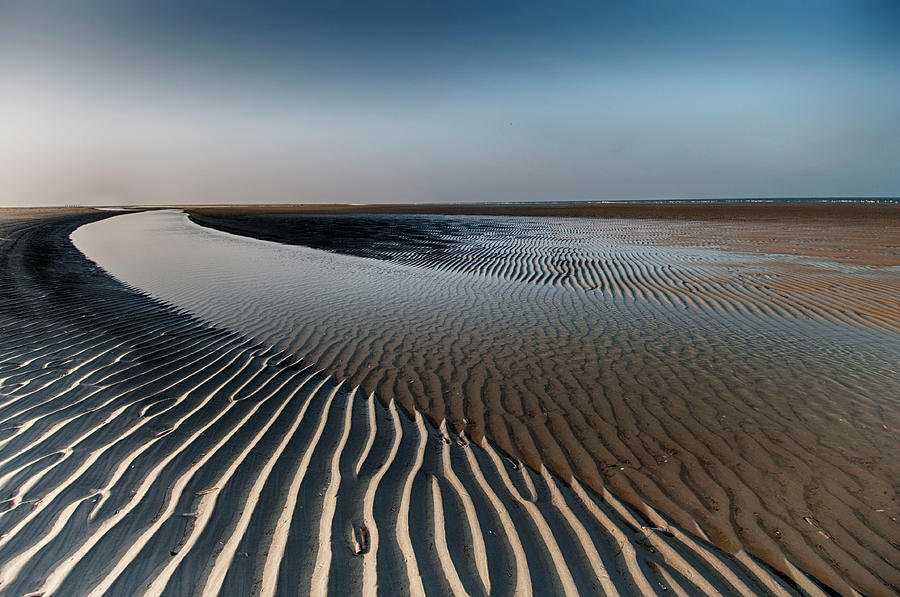 Pattern Photograph - Sandlines by Tineke Visscher