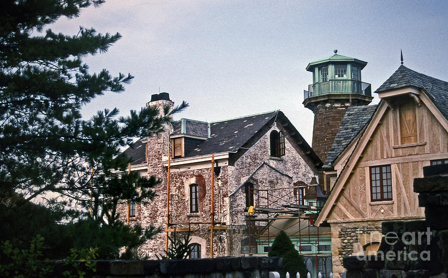 Sands Point Lighthouse Photograph by Skip Willits Fine Art America