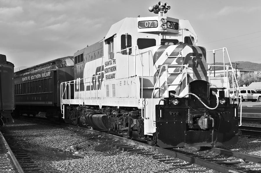 Santa Fe Locomotive Photograph by Alan Tonnesen - Fine Art America