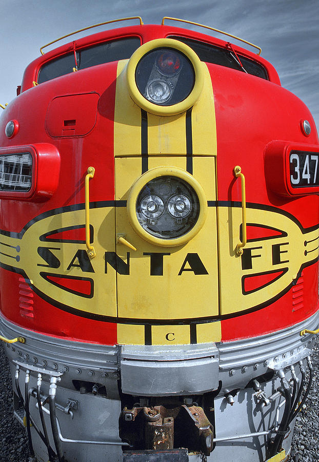 Santa Fe Railroad Diesel Locomotive Photograph by Richard Hansen