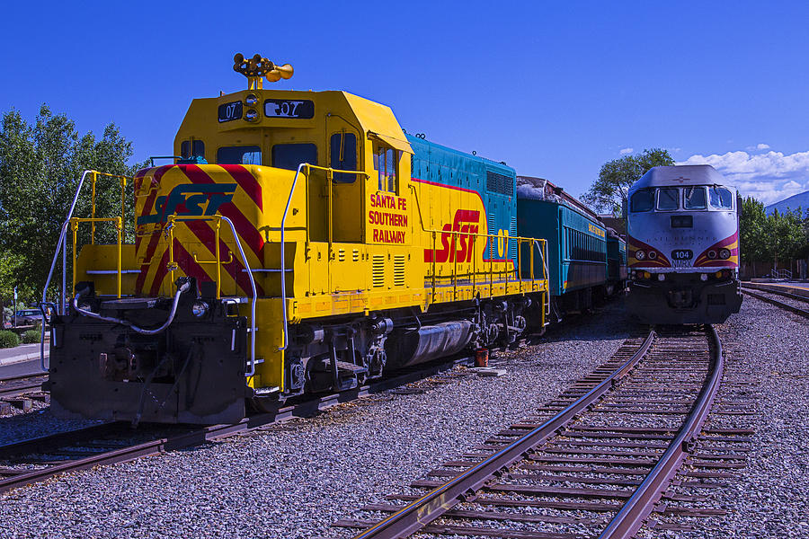Santa Fe Trains Photograph by Garry Gay