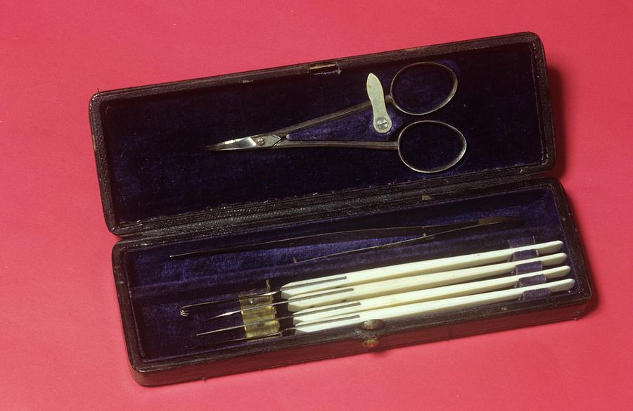 Scalpel Set Photograph by Science Photo Library