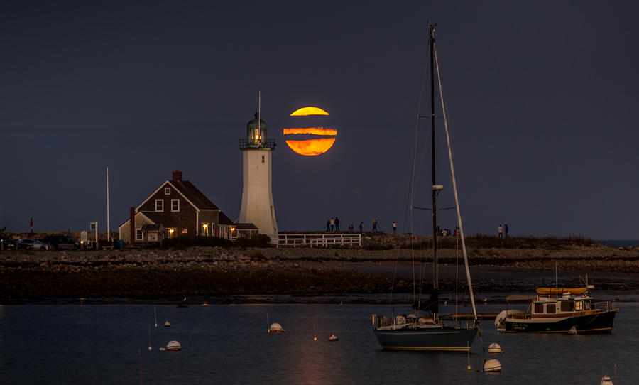 Scituate Light Moondance Photograph by Dave Simmer - Fine Art America