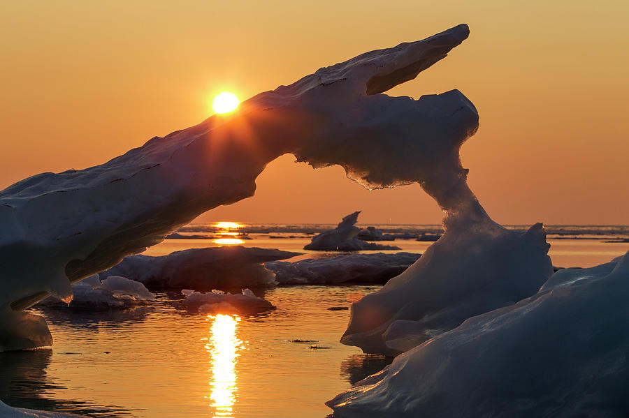 Sea Ice, Hudson Bay, Canada Photograph by Paul Souders