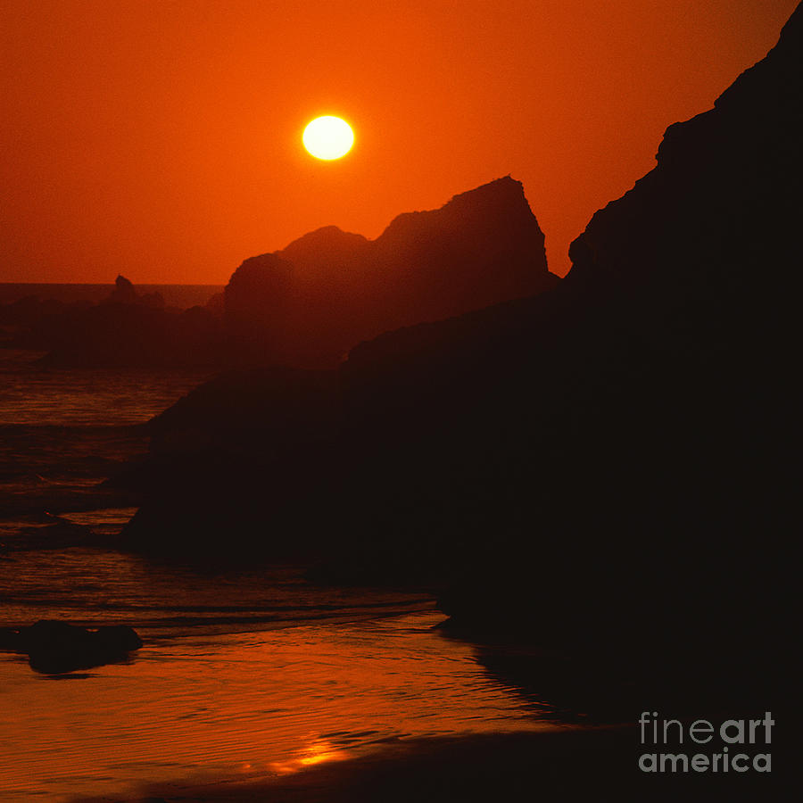 SeaSide SunSet Photograph by Paul Davenport