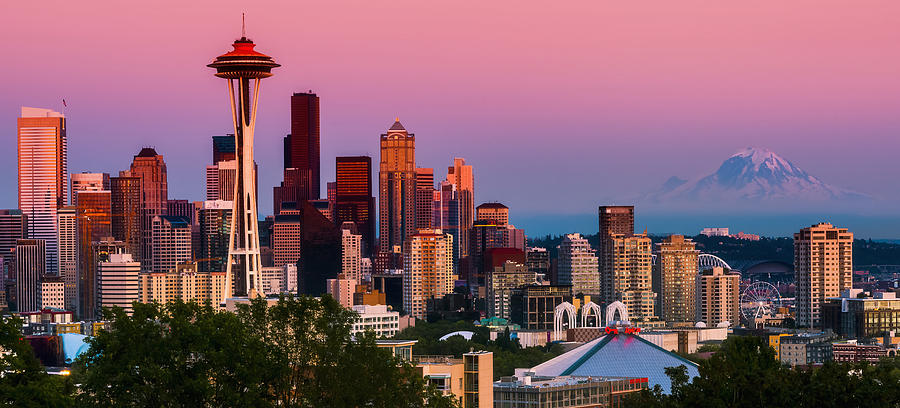 Seattle as the Sun Sets Photograph by Ryan Manuel