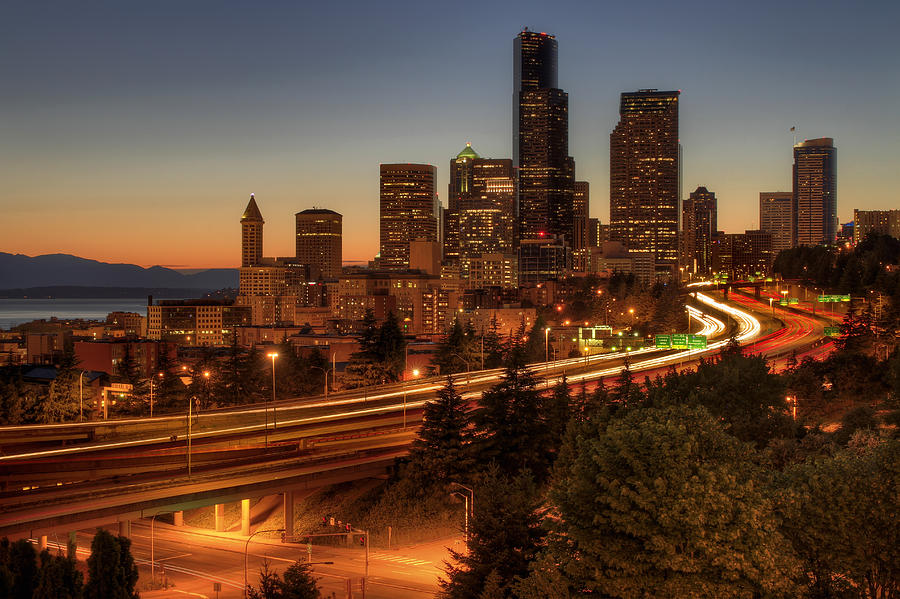 Seattle Downtown Skyline at Dusk Photograph by David Gn