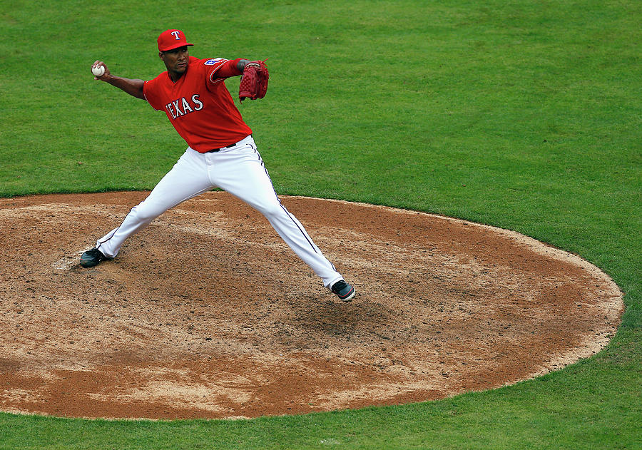 Seattle Mariners V Texas Rangers Photograph by Tom Pennington Seattle Mariners V Texas Rangers Photograph by Tom Pennington