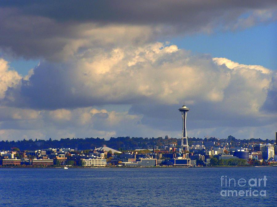 Seattle Skyline 2 Photograph by Vicki Maheu