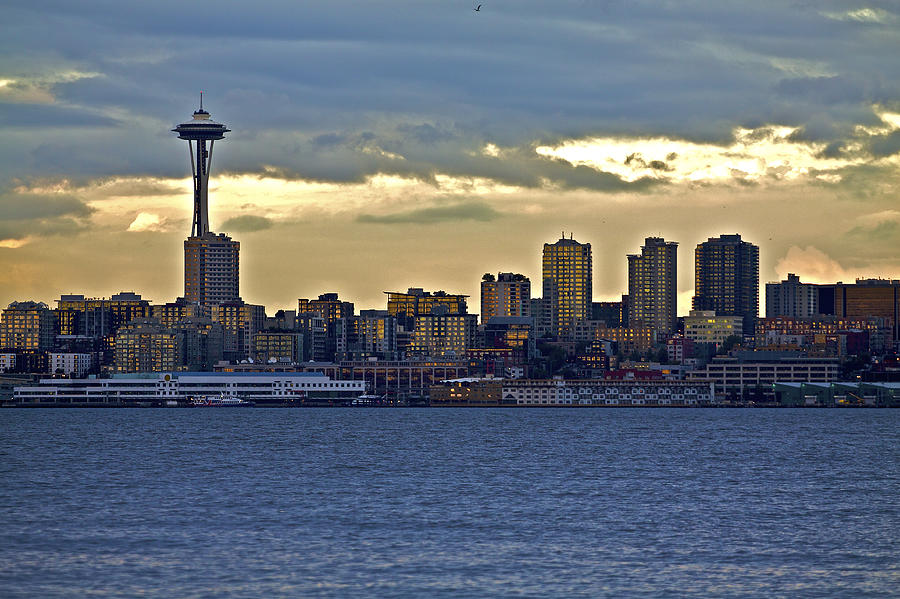 Seattle skyline in twilight Photograph by SC Heffner