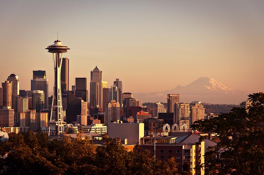 Seattle Photograph - Seattle Skyline Sunset by Ardita Kola