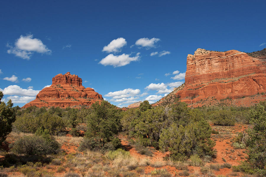 Sedona Bell Rock and Courthouse Butte Photograph by Lou Ford