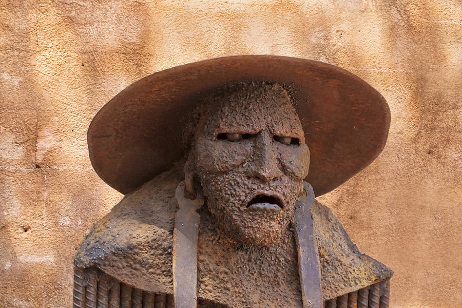 Sedona Statue Photograph by Tom Singleton