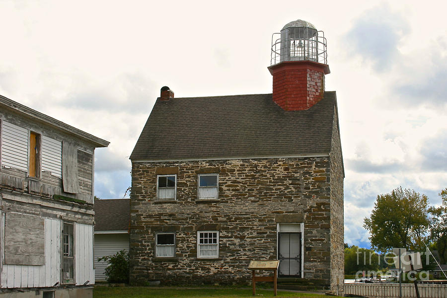 Selkirk Lighthouse Photograph - Selkirk Lighthouse by Lori Amway
