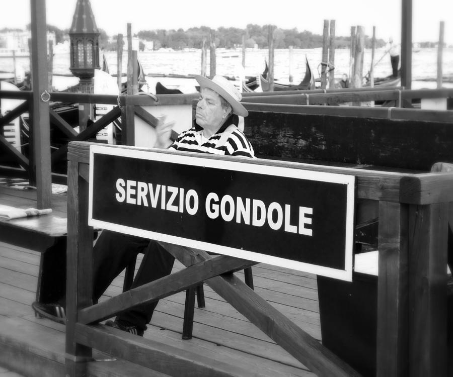 Servizio Gondole Photograph by Valentino Visentini