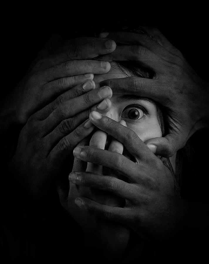 Eye Photograph - Shackles Of Fear by Heru Agustiana