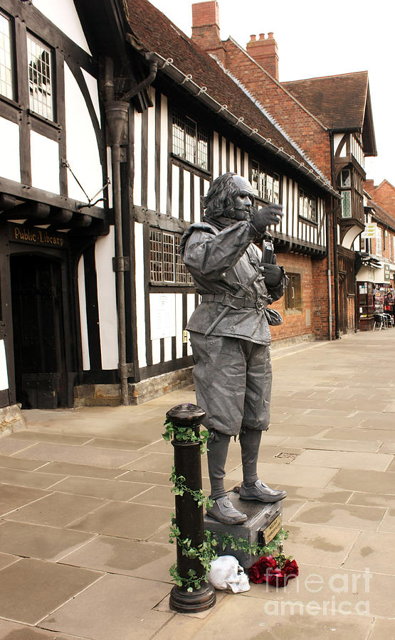Shakespeare Outside Stratford Upon Avon Library Photograph by Terri Waters