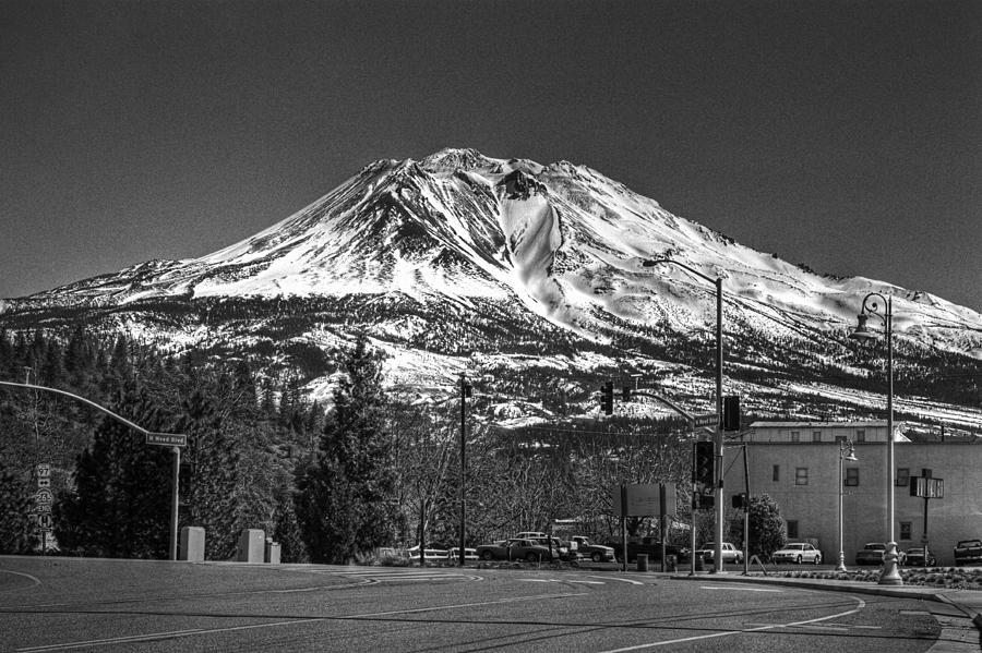Shasta From Weed 1 Photograph by Lee Santa