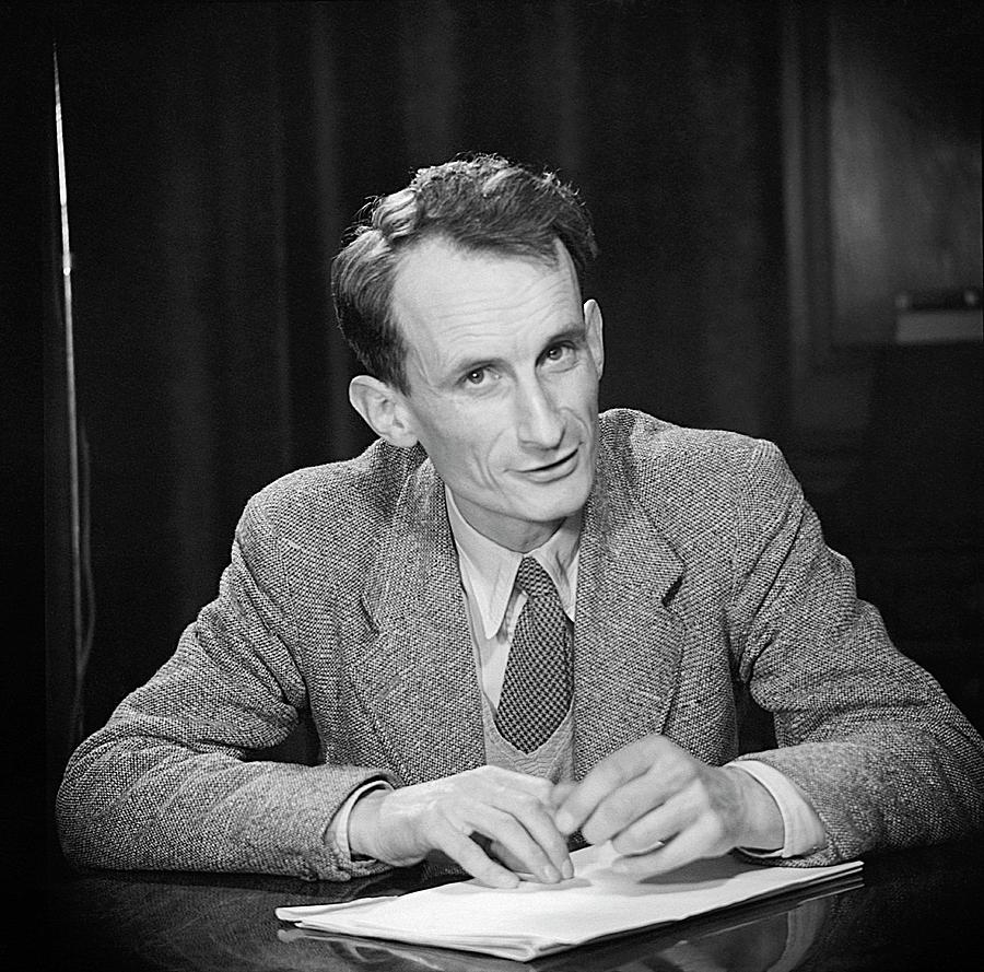Shaun Wylie Photograph by A. Barrington Brown, Gonville And Caius College/science Photo Library