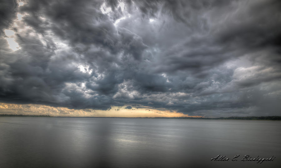 shelf cloud coming in off lake erie shelf cloud coming in off lake erie
