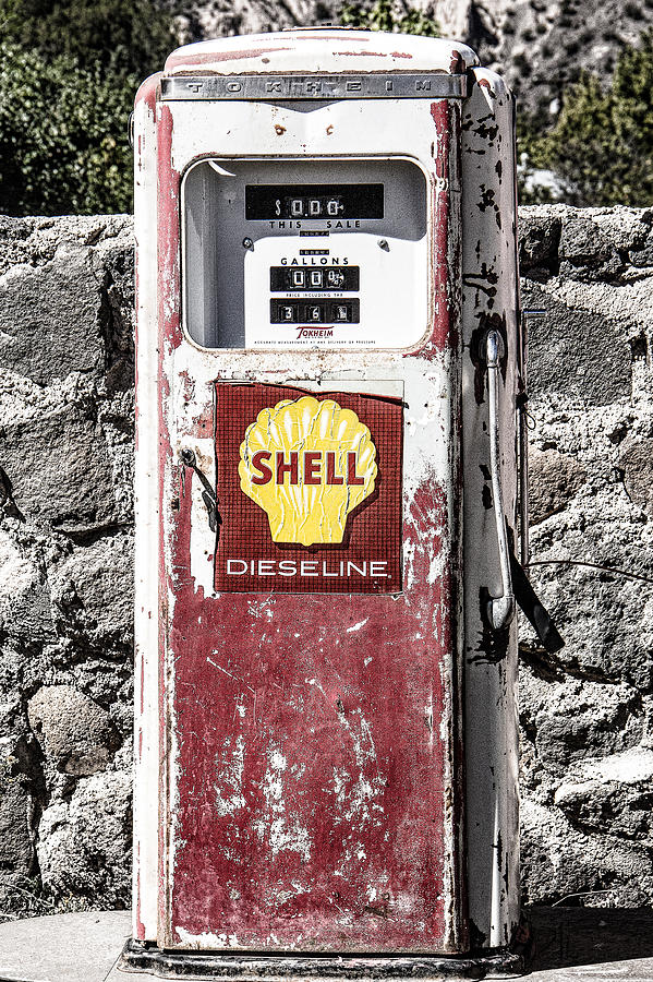Shell Gasoline Pump Photograph by Steven Bateson