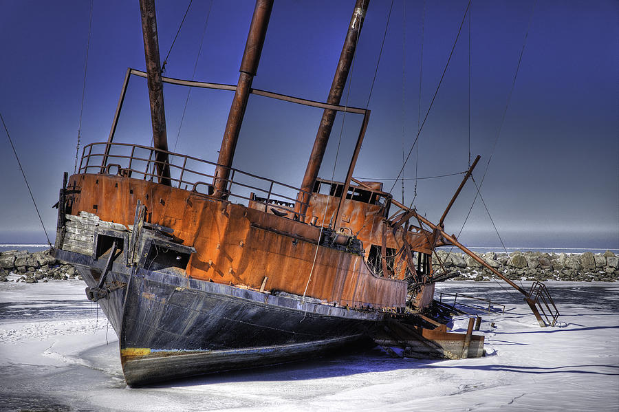 Ship Wreck Grande Hermine Lake Ontario Jordan Station Photograph by Peter V Quenter