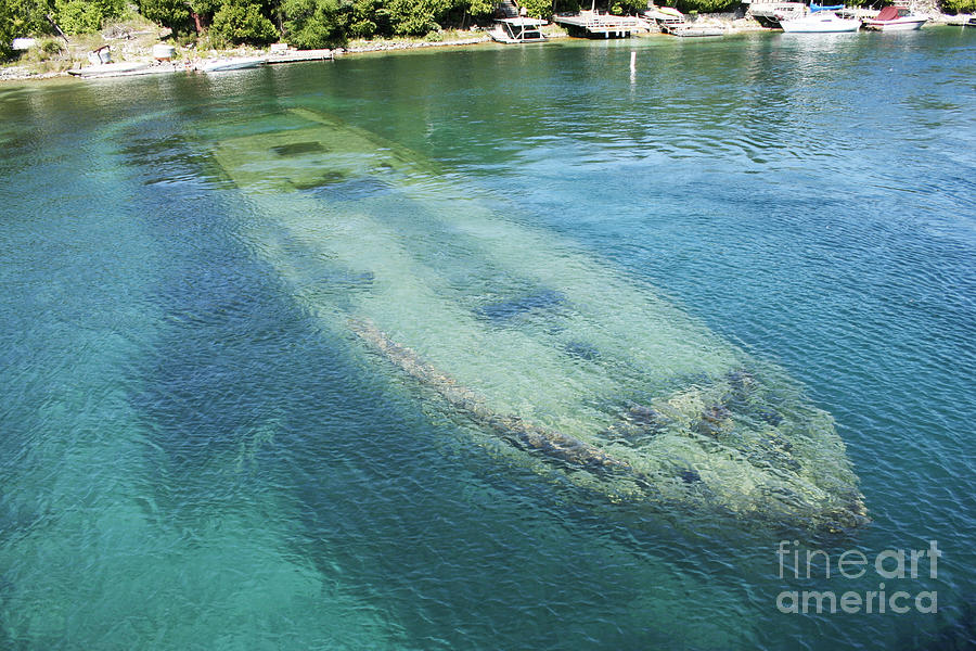 Boat Photograph - Shipwreck in Big Tub Harbour by Barbara McMahon