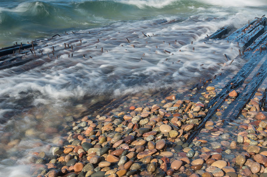 Shipwreck Waves Photograph by Gary McCormick
