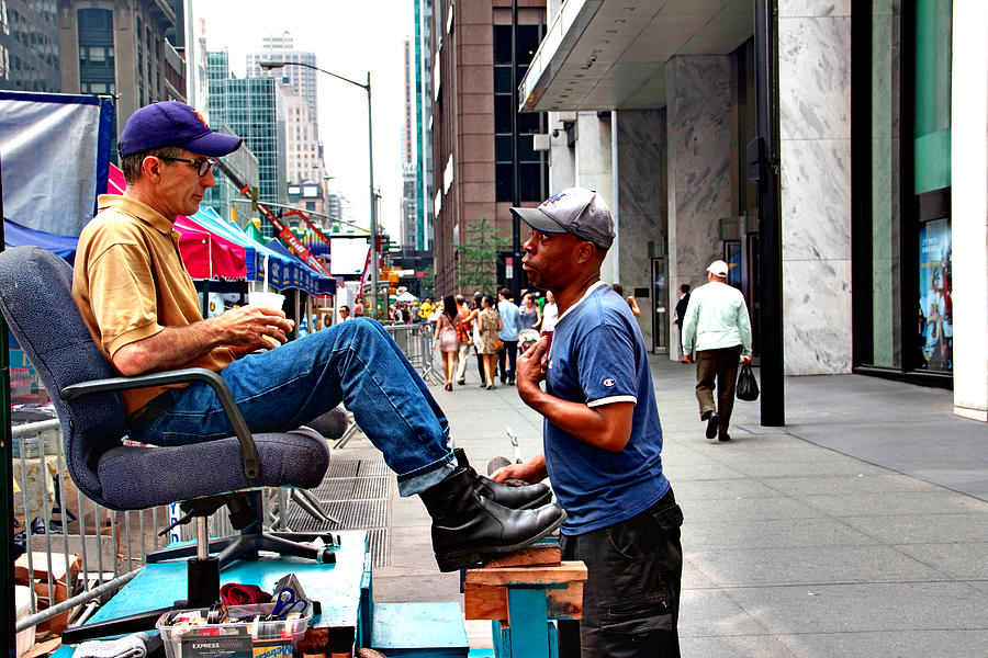 NYC Shoe Shine Stands Are Vanishing, Losing Their Shine – NBC New York