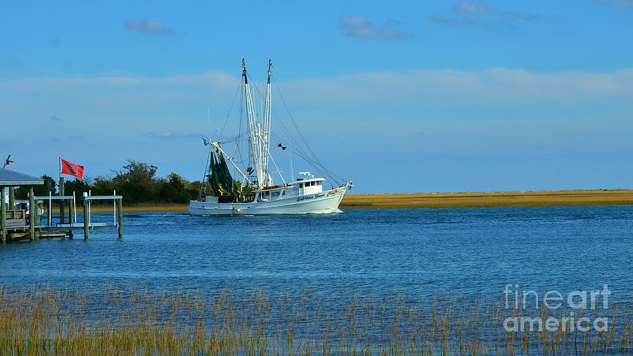 Shrimp Boat 16x9 Ratio Photograph by Bob Sample