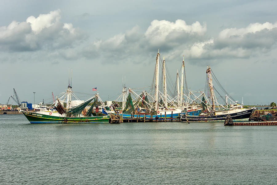 Shrimpers Photograph by Victor Culpepper