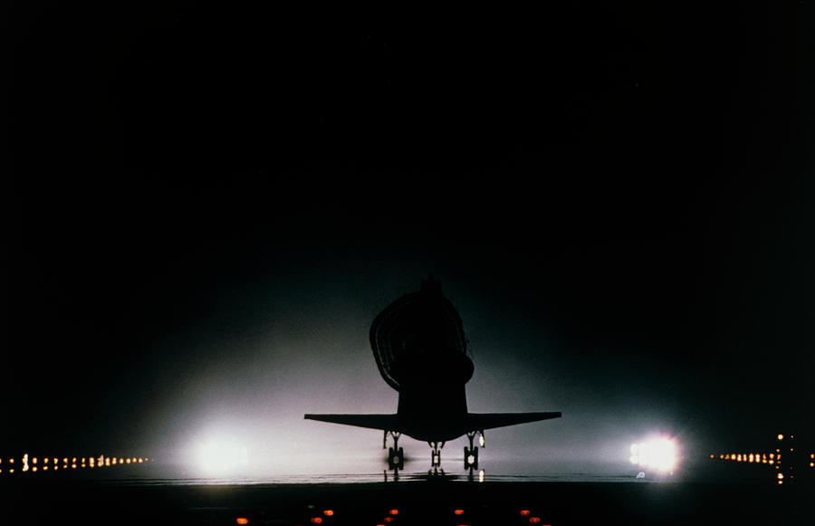 Shuttle Discovery Landing After Mission Sts-96 Photograph by Nasa/science Photo Library