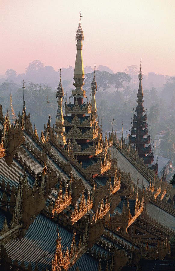Shwedagon Pagoda Photograph by John Elk