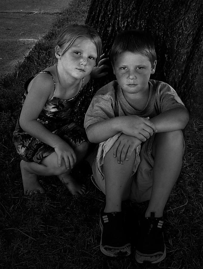 Black And White Photograph - Siblings by Julie Dant