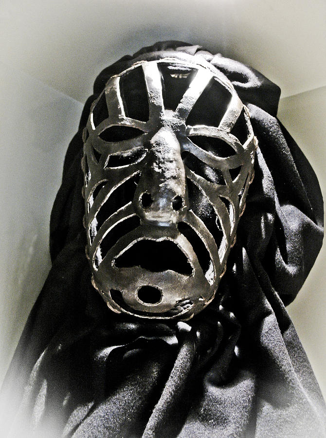 Portrait Photograph - Siena torture mask by Robert Ponzoni