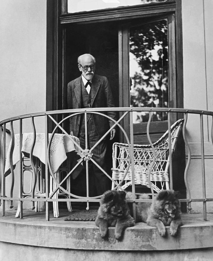 Sigmund Freud With His Chows Photograph by Underwood Archives