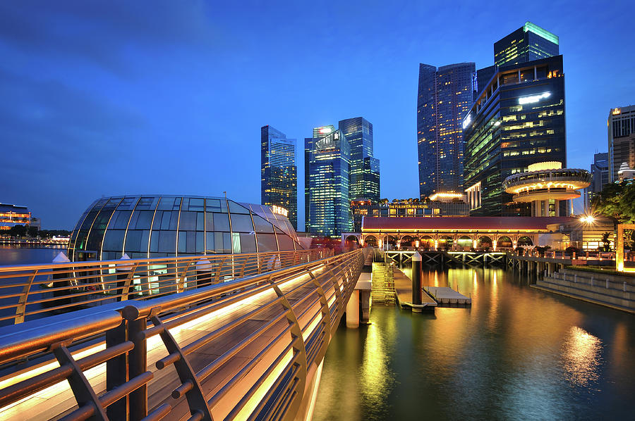 Singapore Marina Bay - Clifford Pier Photograph by Fiftymm99